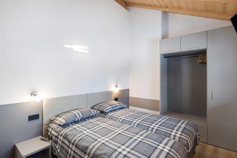 Property building, Living room, Bedroom