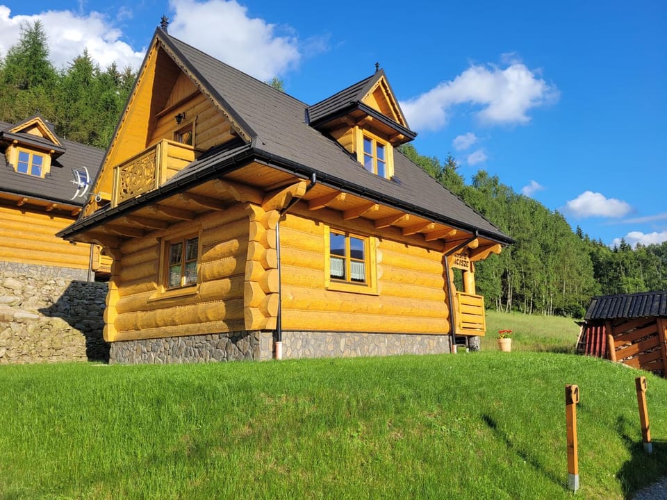 Osada Stasiowe Chaty Chalet in Lower Silesian Voivodeship