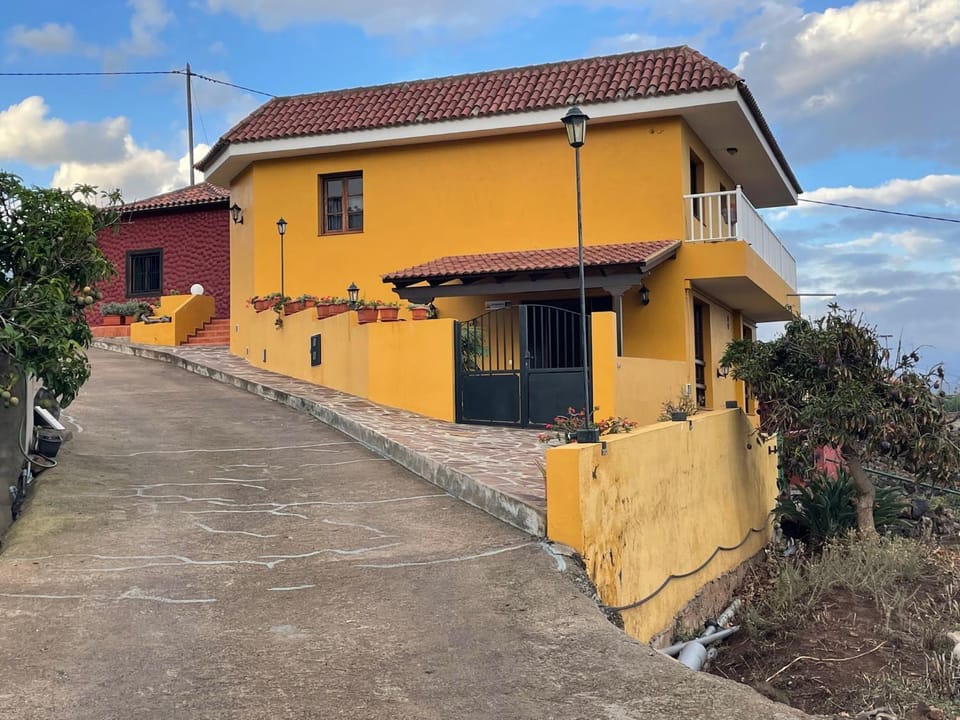 Property building, Facade/entrance, View (from property/room)