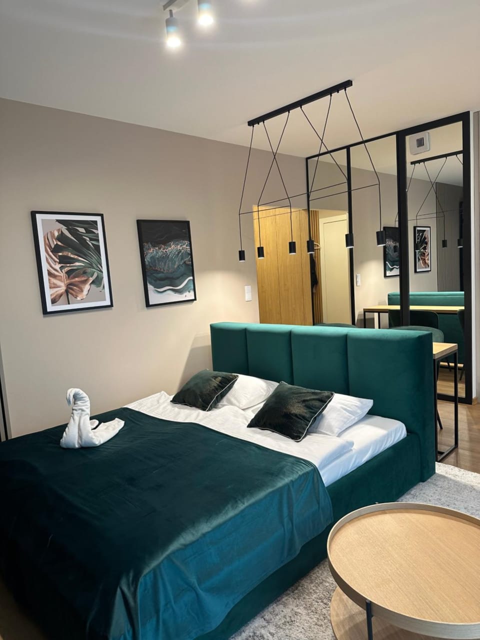 Bed, Living room