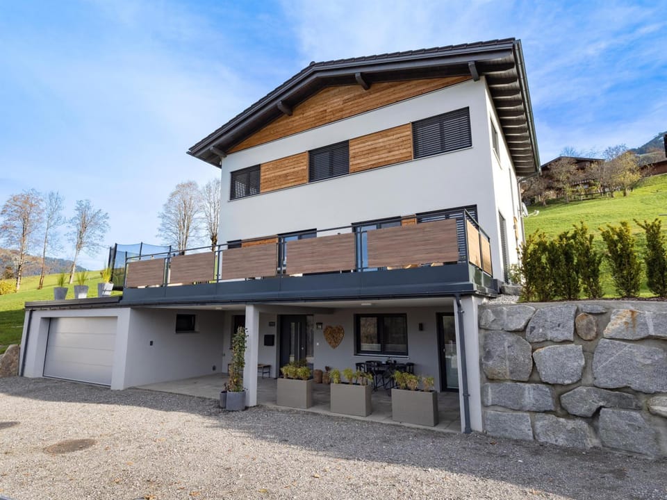 Property building, Day