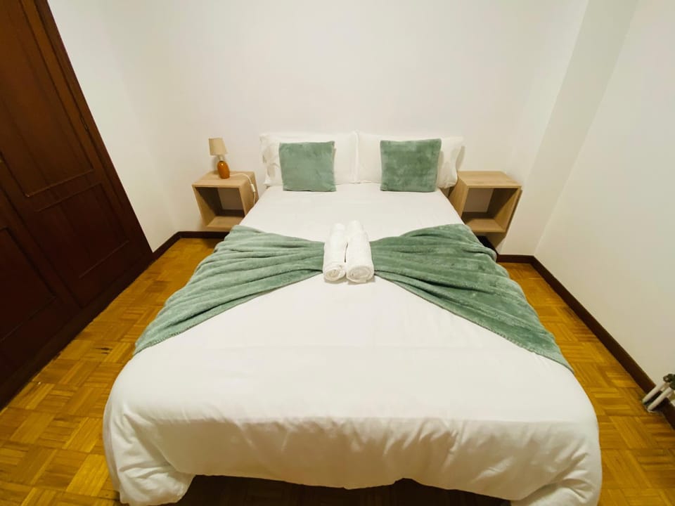 Bed, Photo of the whole room