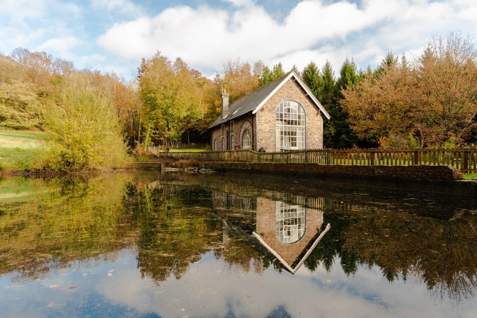 Property building, Natural landscape, Garden, Location