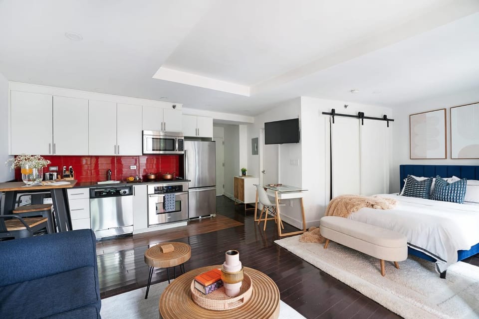 809-2B New bldg Jr columbus circle Balcony WD Apartment in Midtown