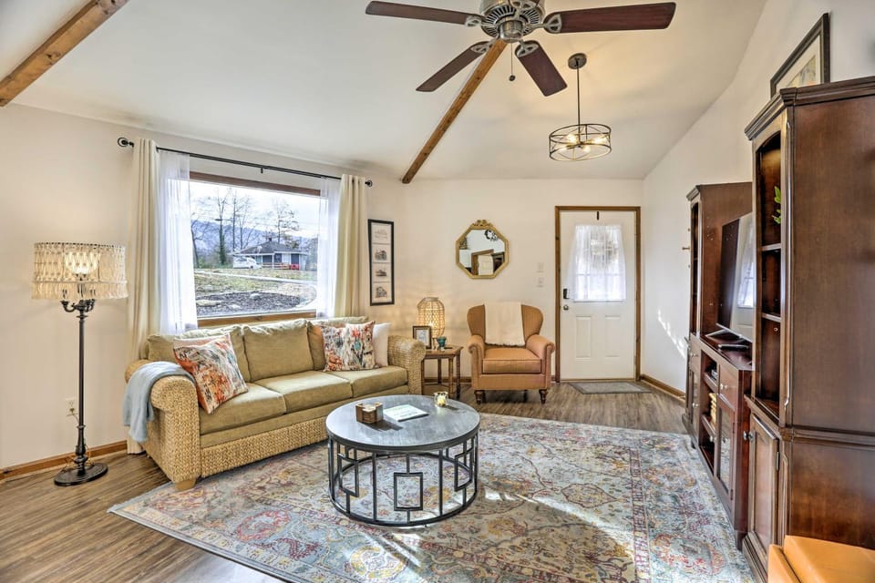 Picturesque Cottage in the Heart of Trenton! House in Trenton