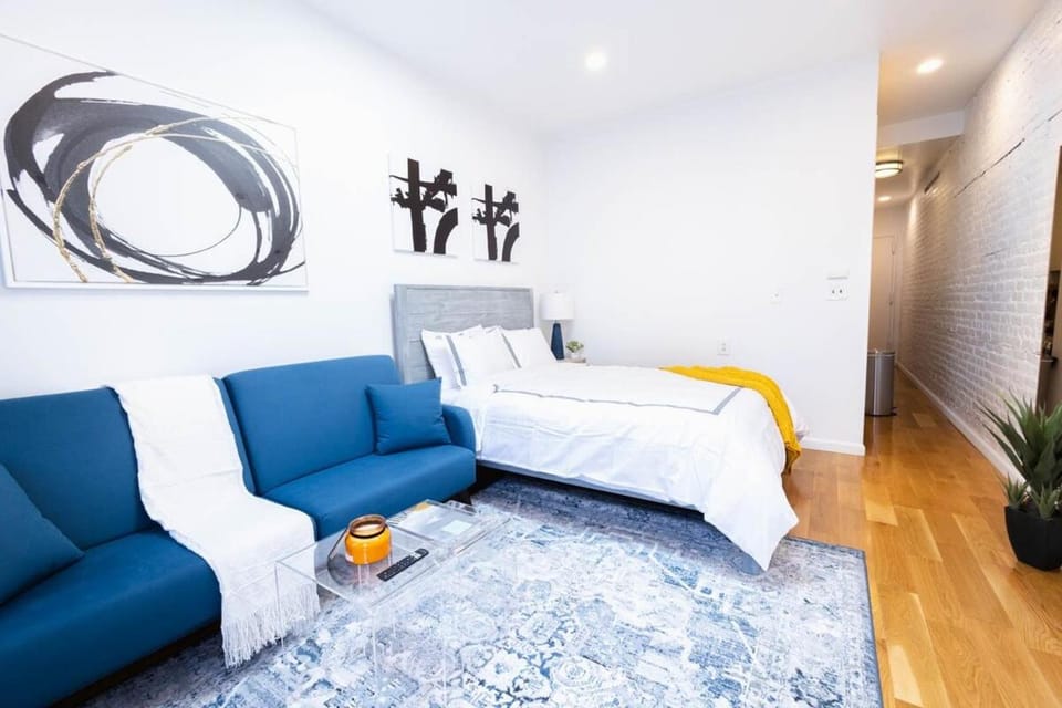 26-4A New Studio prime 20's W D Shared Courtyard Apartment in Lower Manhattan