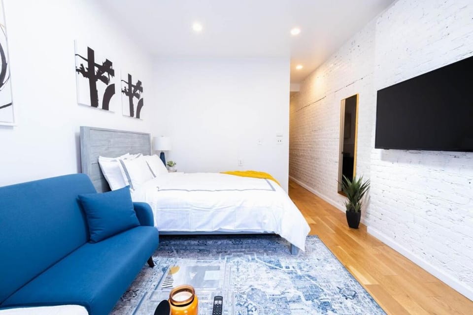 26-4A New Studio prime 20's W D Shared Courtyard Apartment in Lower Manhattan