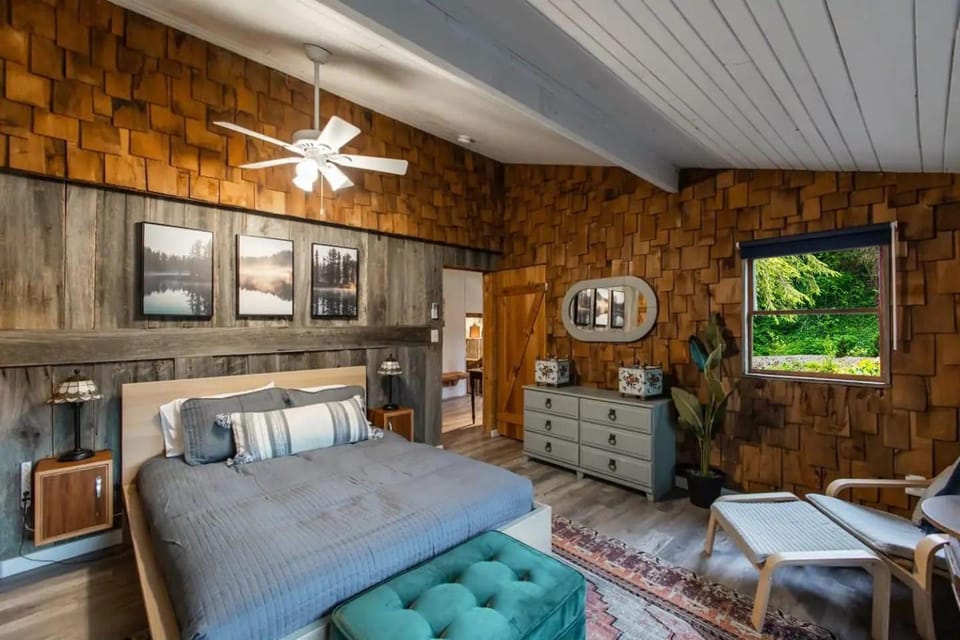 Bed, Bedroom