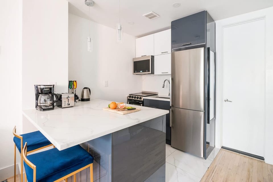 1597-14 New Renovated Studio rime UES - W D Apartment in Upper East Side