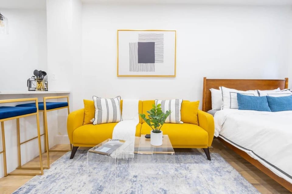 1597-1 Large studio W D in the unit prime UES Apartment in Upper East Side