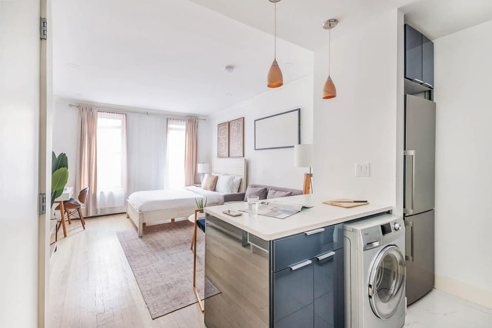 1597-2 Luxury Upper East Side Studio W&D Apartment in Upper East Side