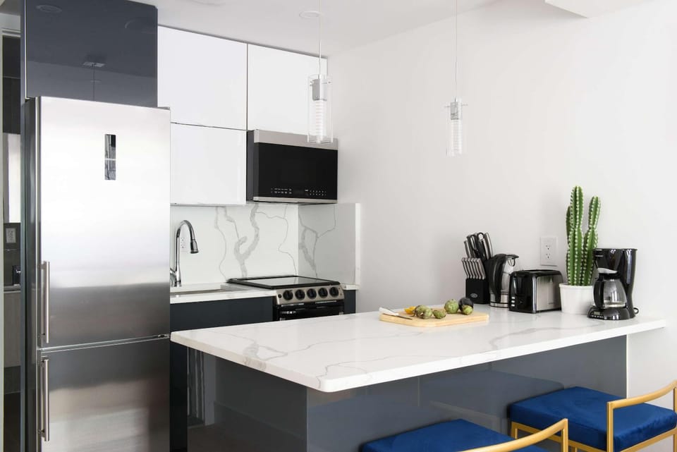 1597-3 Studio Upper East Side Apt W&D in unit Apartment in Upper East Side