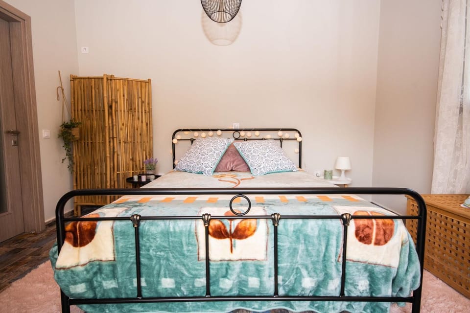 Bed, Photo of the whole room