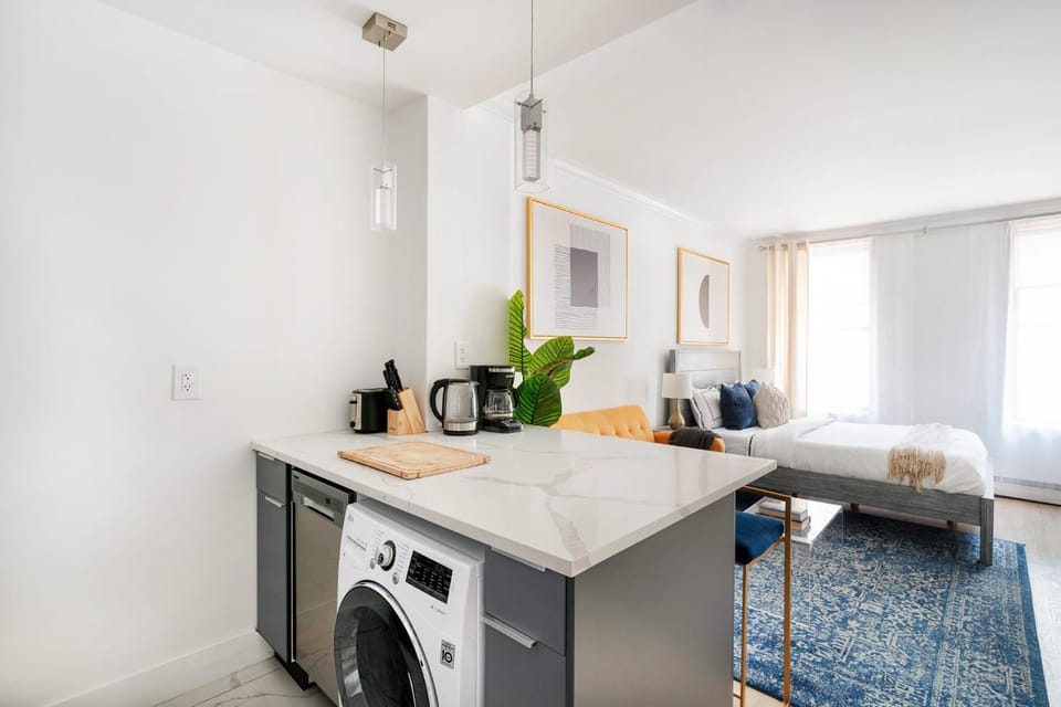 1597-7 Luxury Upper East Studio W&D in unit Apartment in Upper East Side
