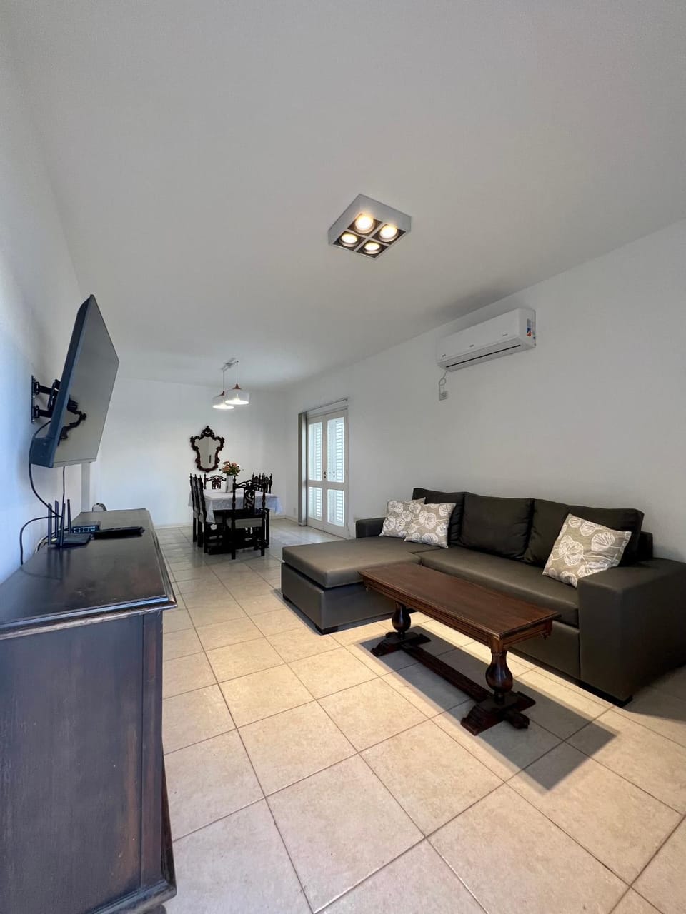 TV and multimedia, Living room, Seating area
