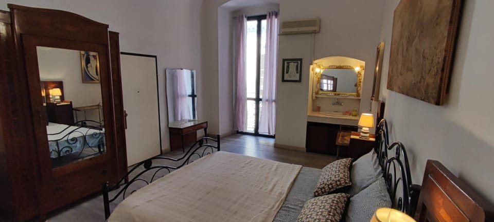 Very central flats by shops restaurants Apartment in Bari
