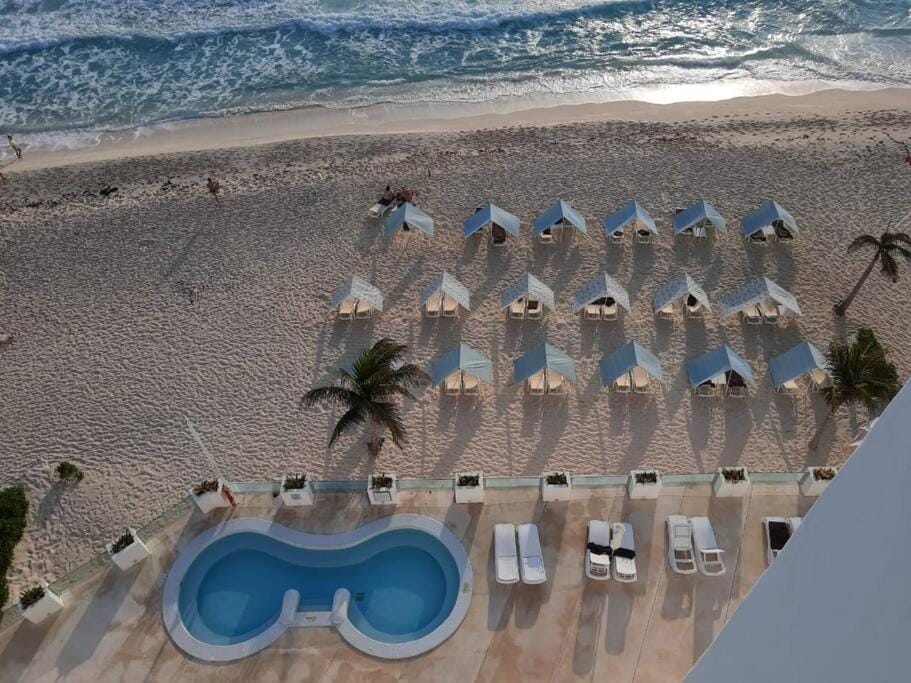 Day, Natural landscape, Bird's eye view, Hot Tub, Beach, Sea view, sunbed