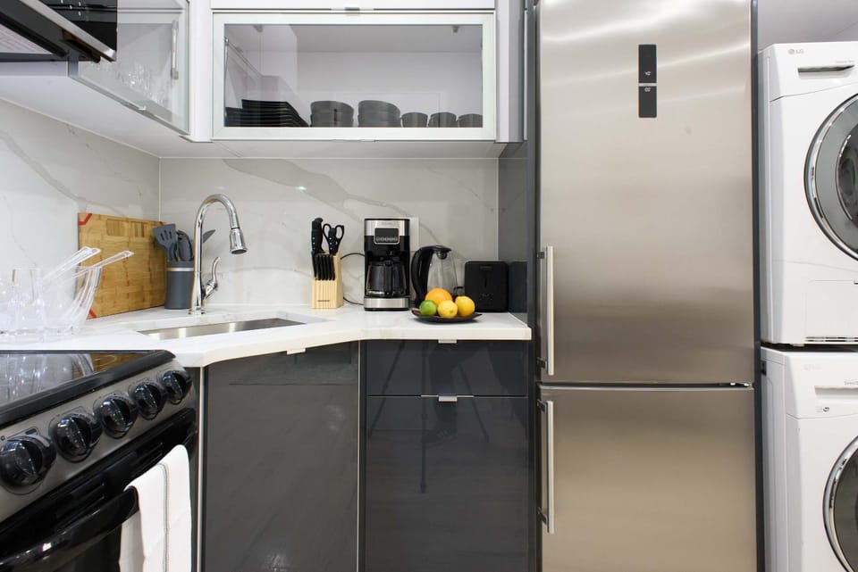 78-1A NEW Modern 1BR W&D Walk to Central Park Apartment in Roosevelt Island