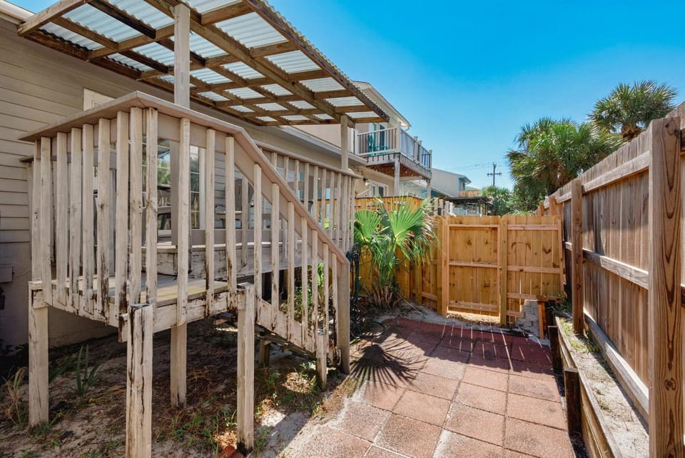 Katmandunes House in Pensacola Beach