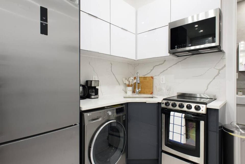 78-1D NEW Junior 1 BR Prime UES WD in unit Apartment in Roosevelt Island