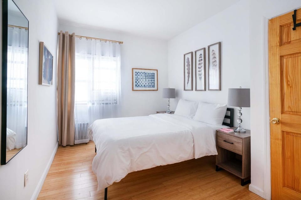 102-1A Best Value 2BR Apt Near Central Park Apartment in Upper Manhattan