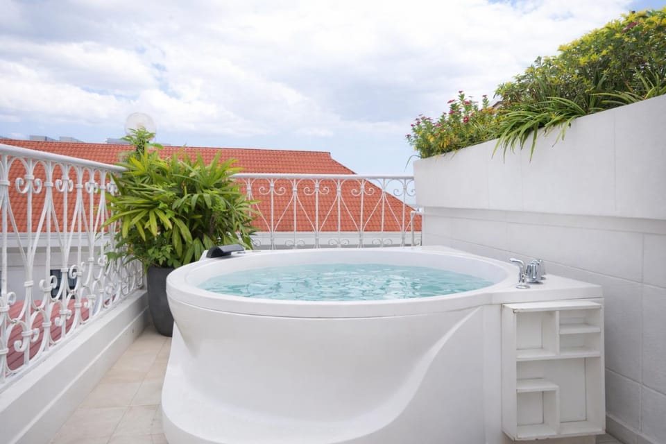 Day, Natural landscape, Hot Tub