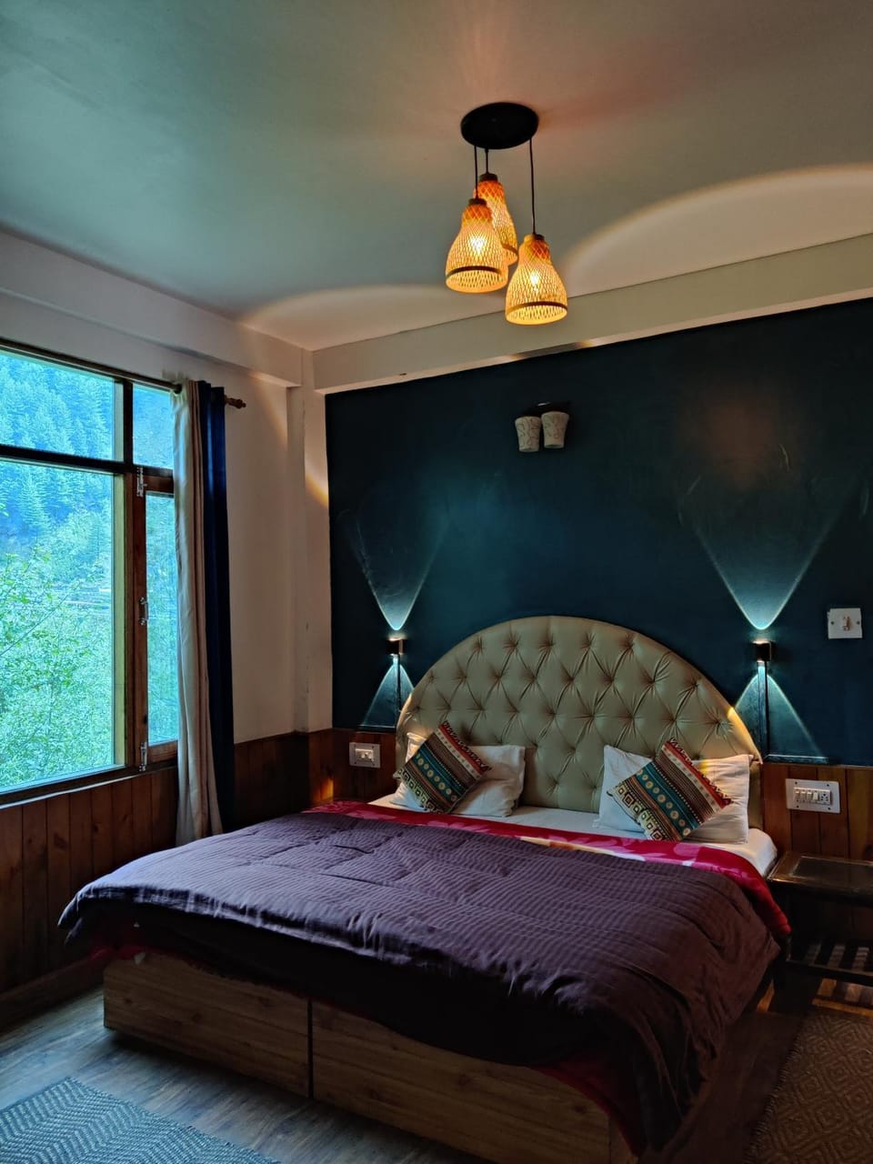 The Bunker Burwa Manali Hostel in Himachal Pradesh