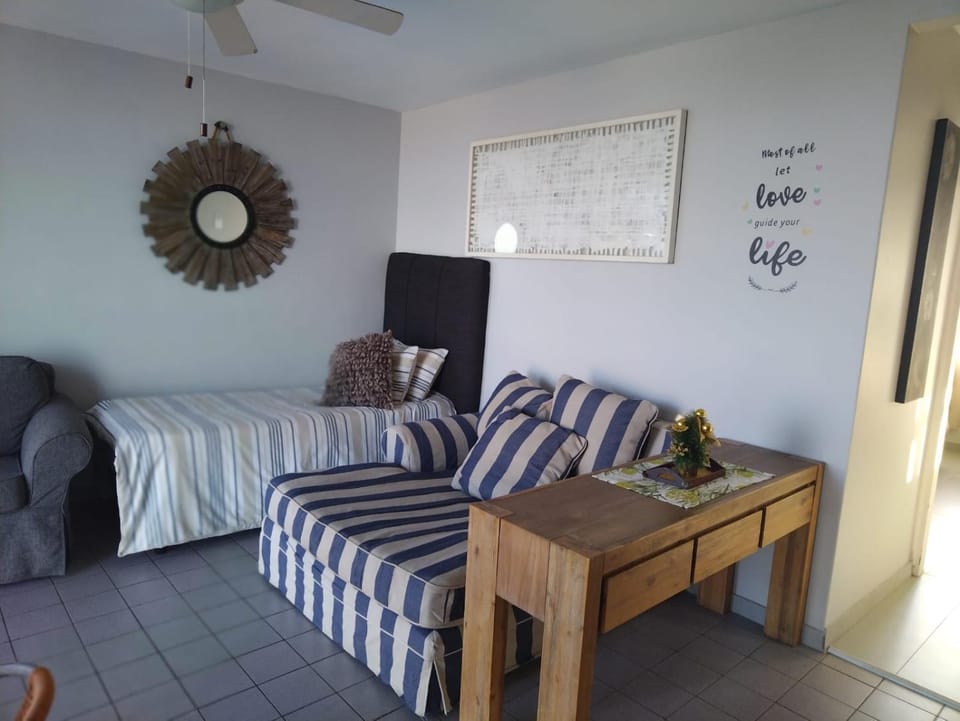 Bed, Living room, Photo of the whole room