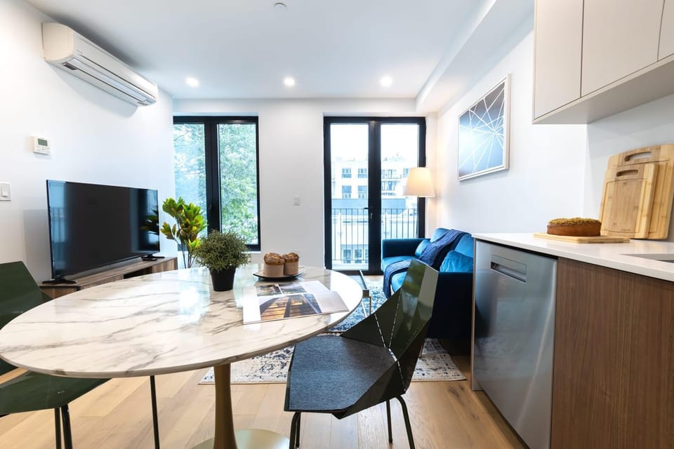 149BK-302 New Construction 1BR WD in unit Balcony House in Long Island City