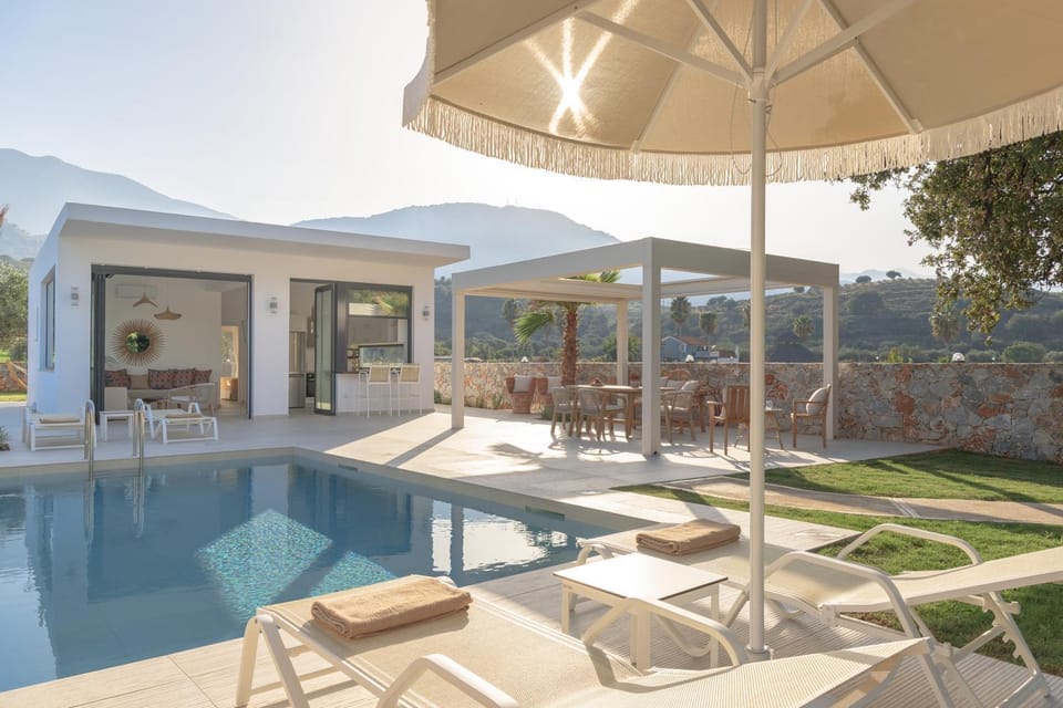 Patio, Mountain view, sunbed