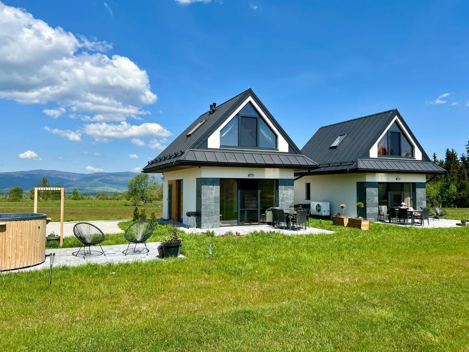 Property building, Garden, Hot Tub
