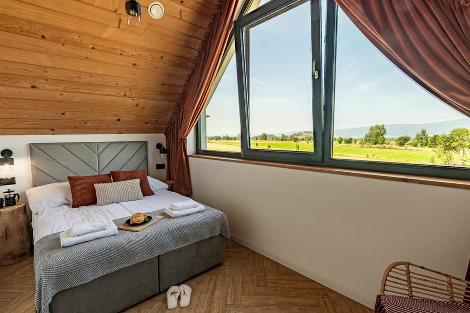 Bed, Natural landscape, View (from property/room), Photo of the whole room, Bedroom, Mountain view, towels