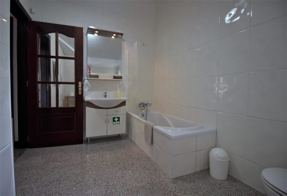 Toilet, Bathroom, Bath