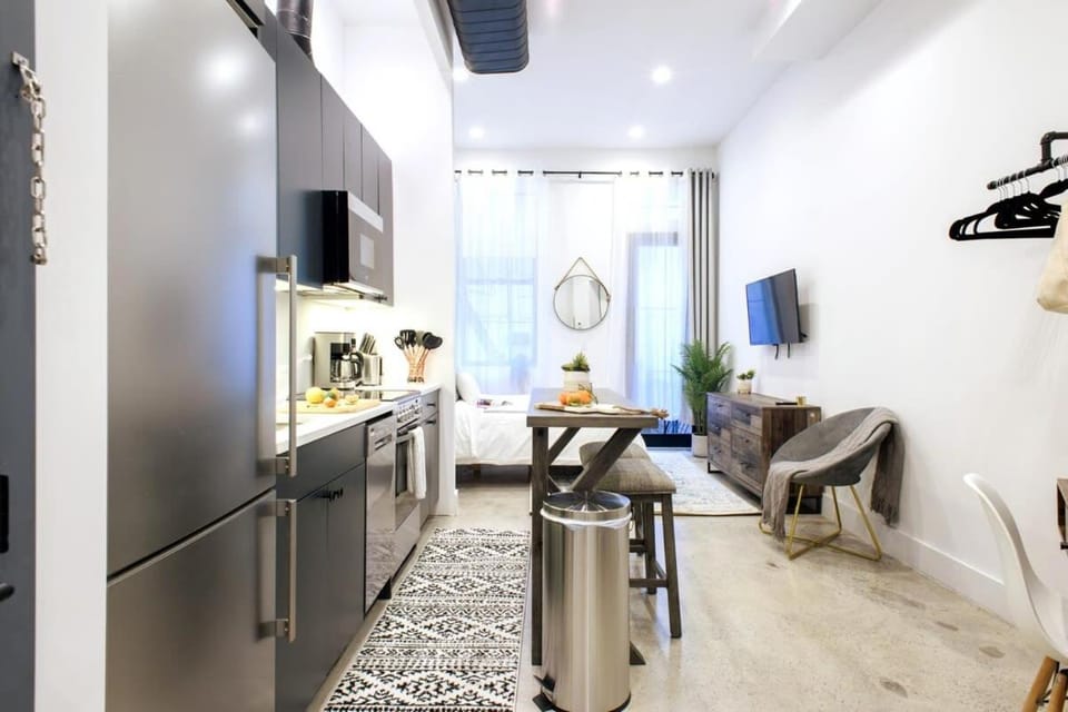 3-1 New Prime East Village Private Terrace Apartment in East Village
