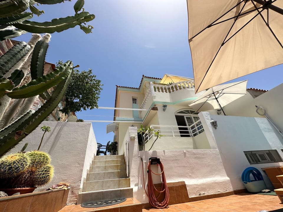 Property building, Patio, Day, Swimming pool