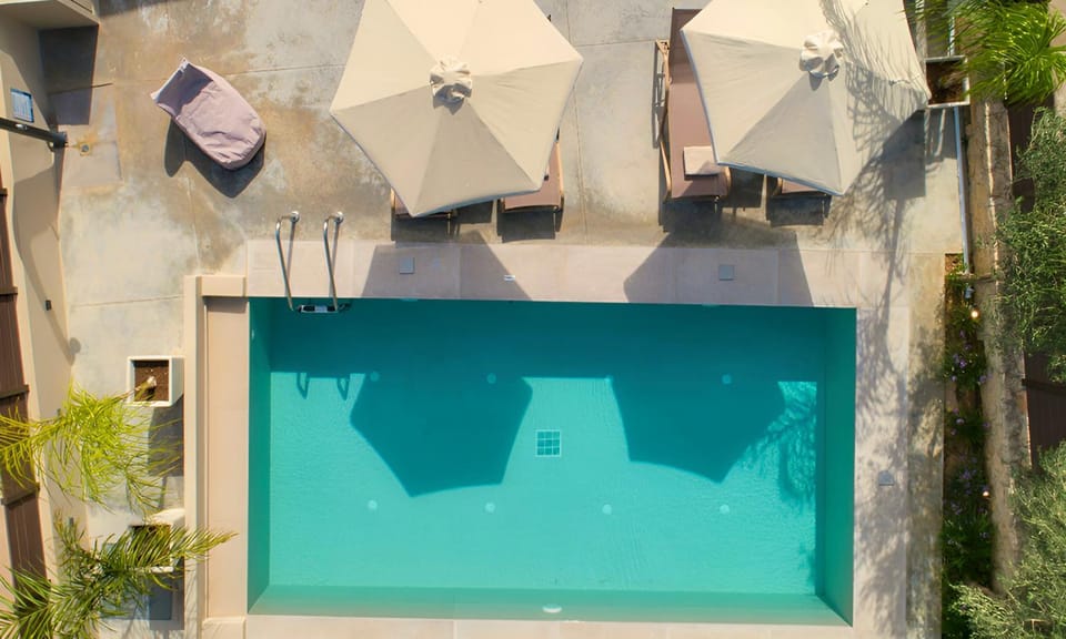 Day, Pool view, Swimming pool, sunbed