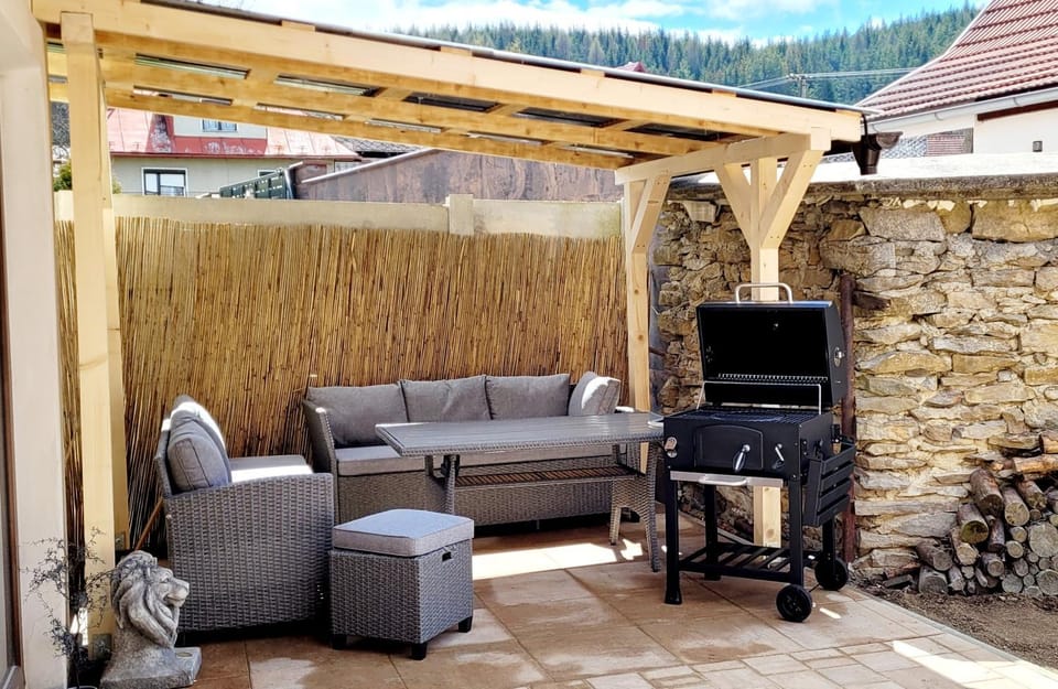 BBQ facilities, Seating area, Inner courtyard view