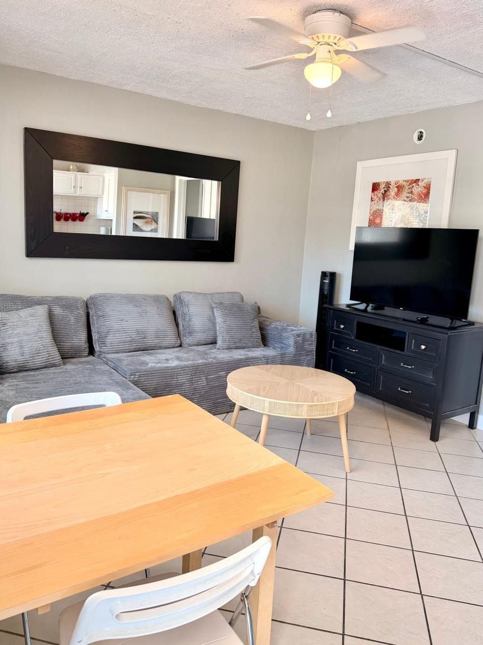 1BR Hidden Coastal Retreat 3 3Mins to Beach Apartment in Indian Rocks Beach