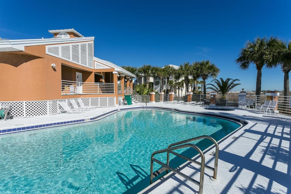 Narrvelous House in Pensacola Beach