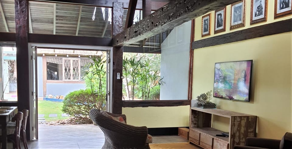 Communal lounge/ TV room