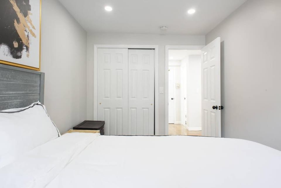 350-2A Prime gramercy Newly renovated 1BR sleeps 4 Apartment in Lower Manhattan