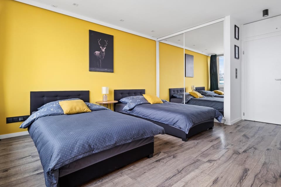Bed, Living room, wardrobe