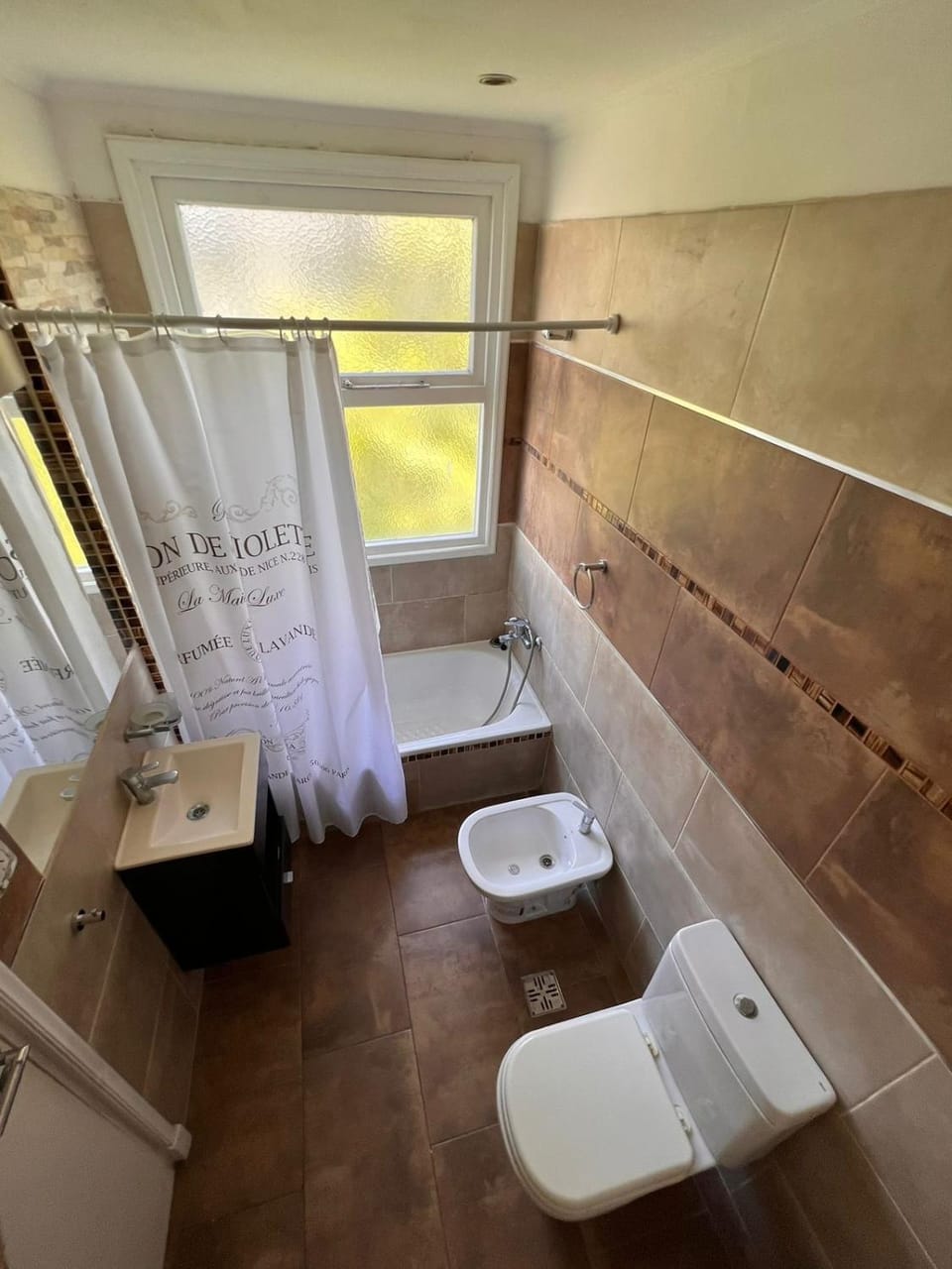 Shower, Bathroom, bidet, towels