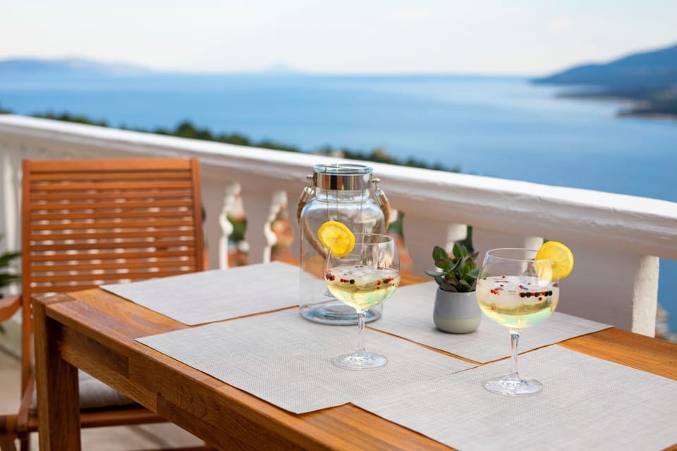 Food, Mountain view, Sea view