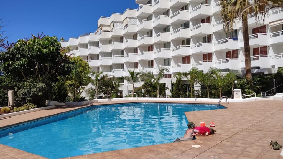 Property building, Swimming pool, Swimming pool