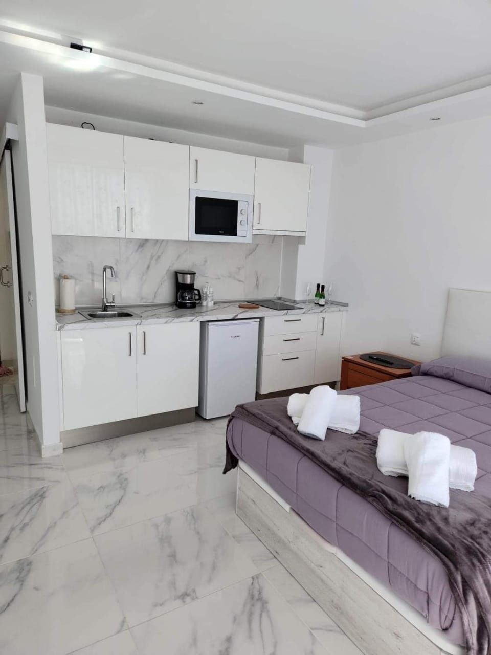 Bed, kitchen