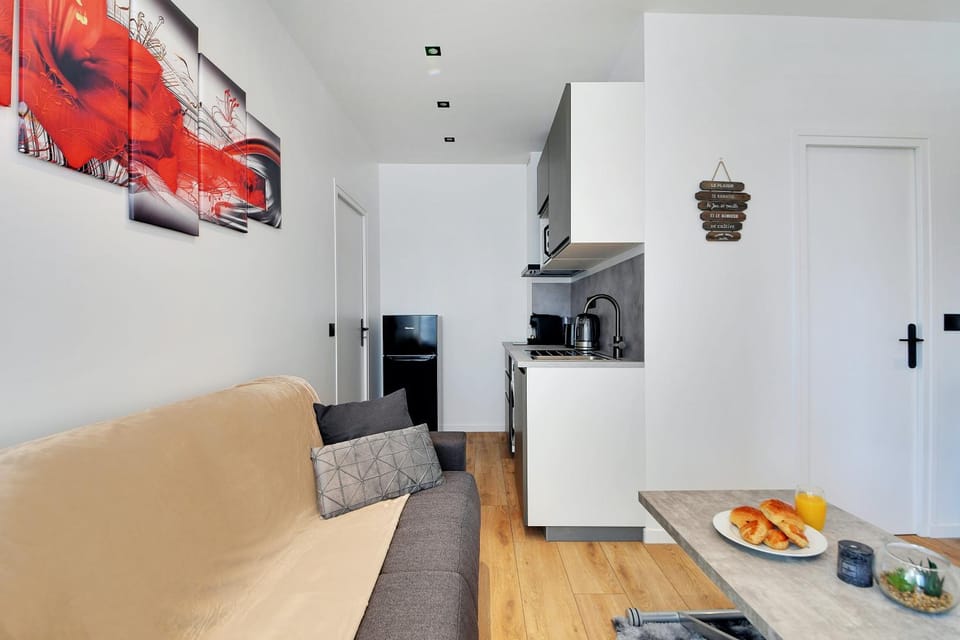 Living room, kitchen