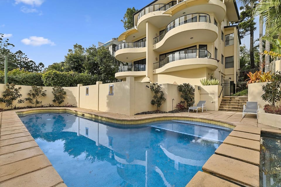 Property building, Swimming pool, Swimming pool