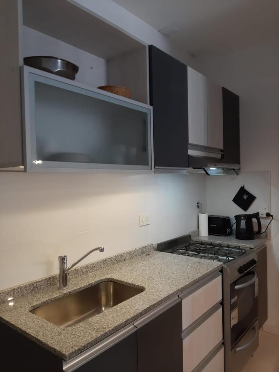 Kitchen or kitchenette, minibar, pet friendly, stove