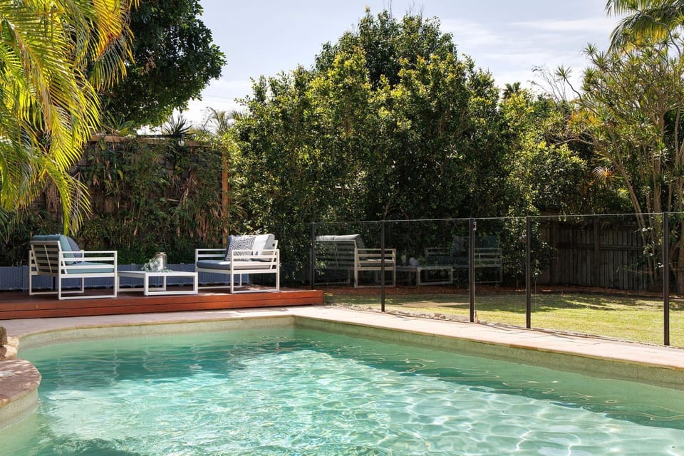Pool view, Swimming pool, sunbed